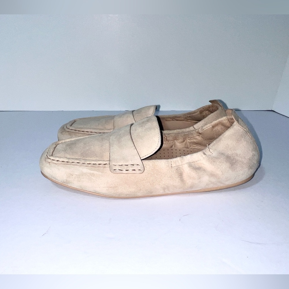 Antonio Melani Kaleah beige suede driving loafers moccasins  Comfort shoes Sz 8M